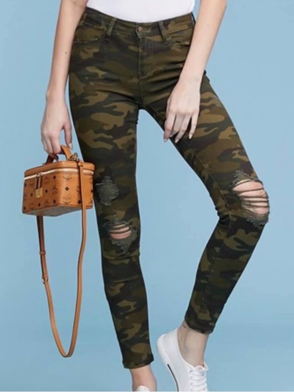 Judy Blue Size 5/27 Distressed Camo Skinny pants